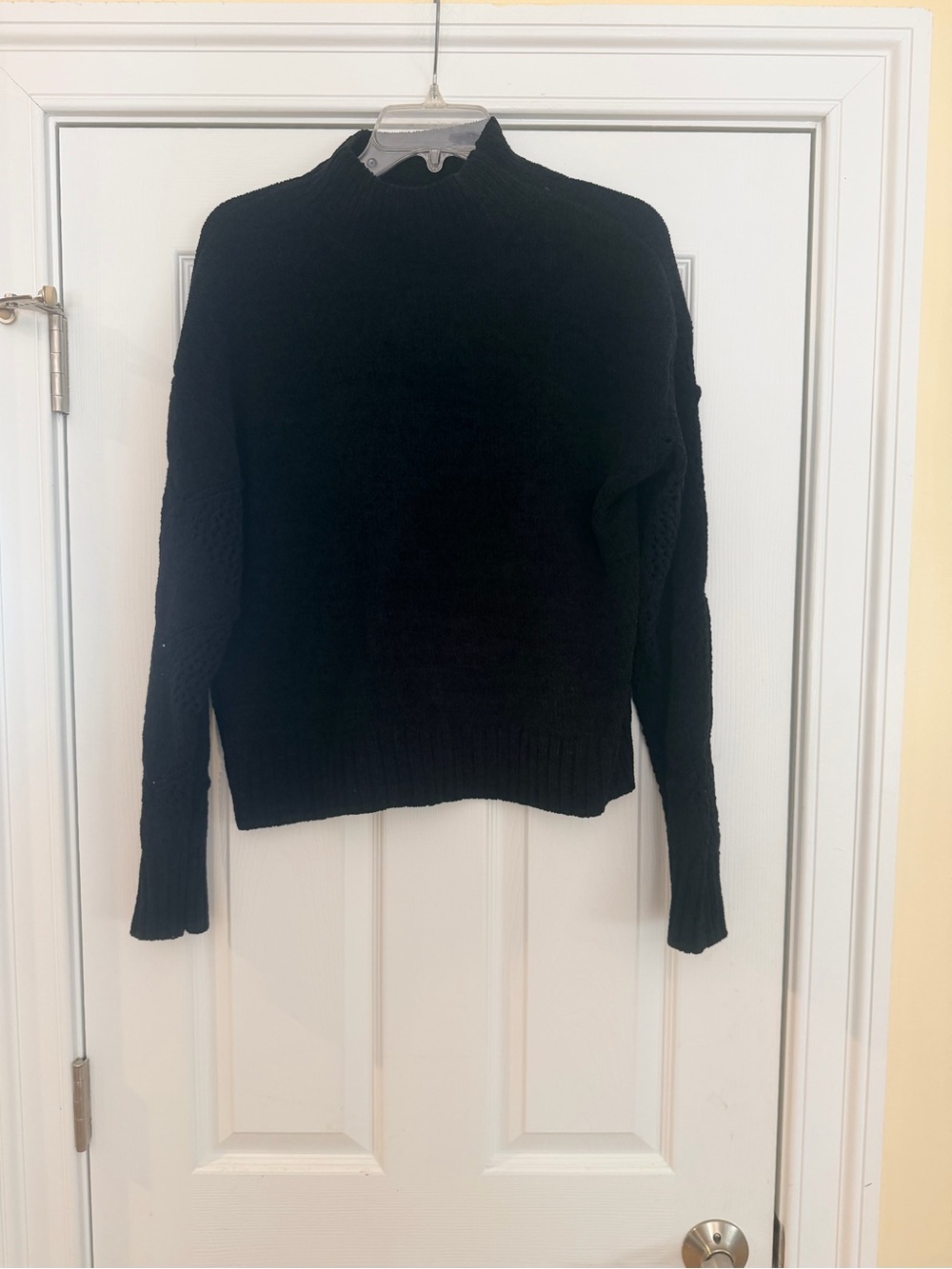 Women's Size Med. "Madison + Hudson" Black Turtleneck Sweater Cozy Knit Pullover